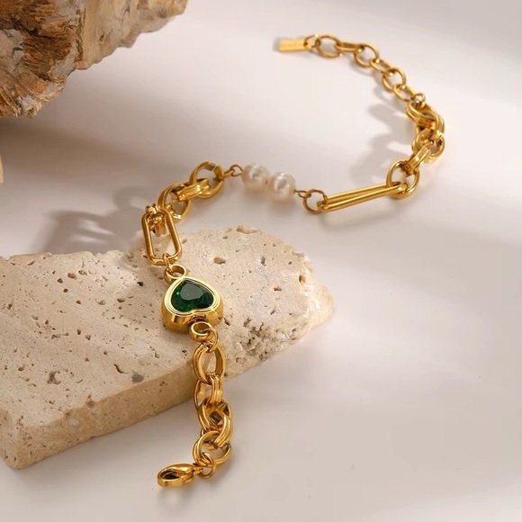 18K Gold Plated Green Gemstone And Pearl Chain Bracelet - Picture 3 of 5